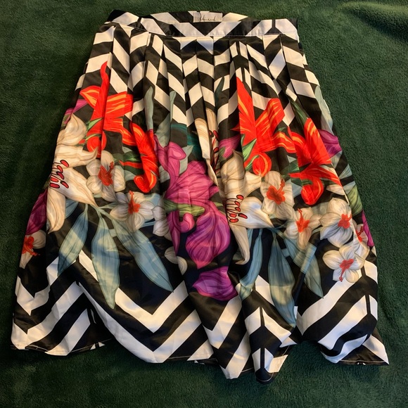 Chicwish Zigzag Bouquet Skirt - Picture 2 of 5
